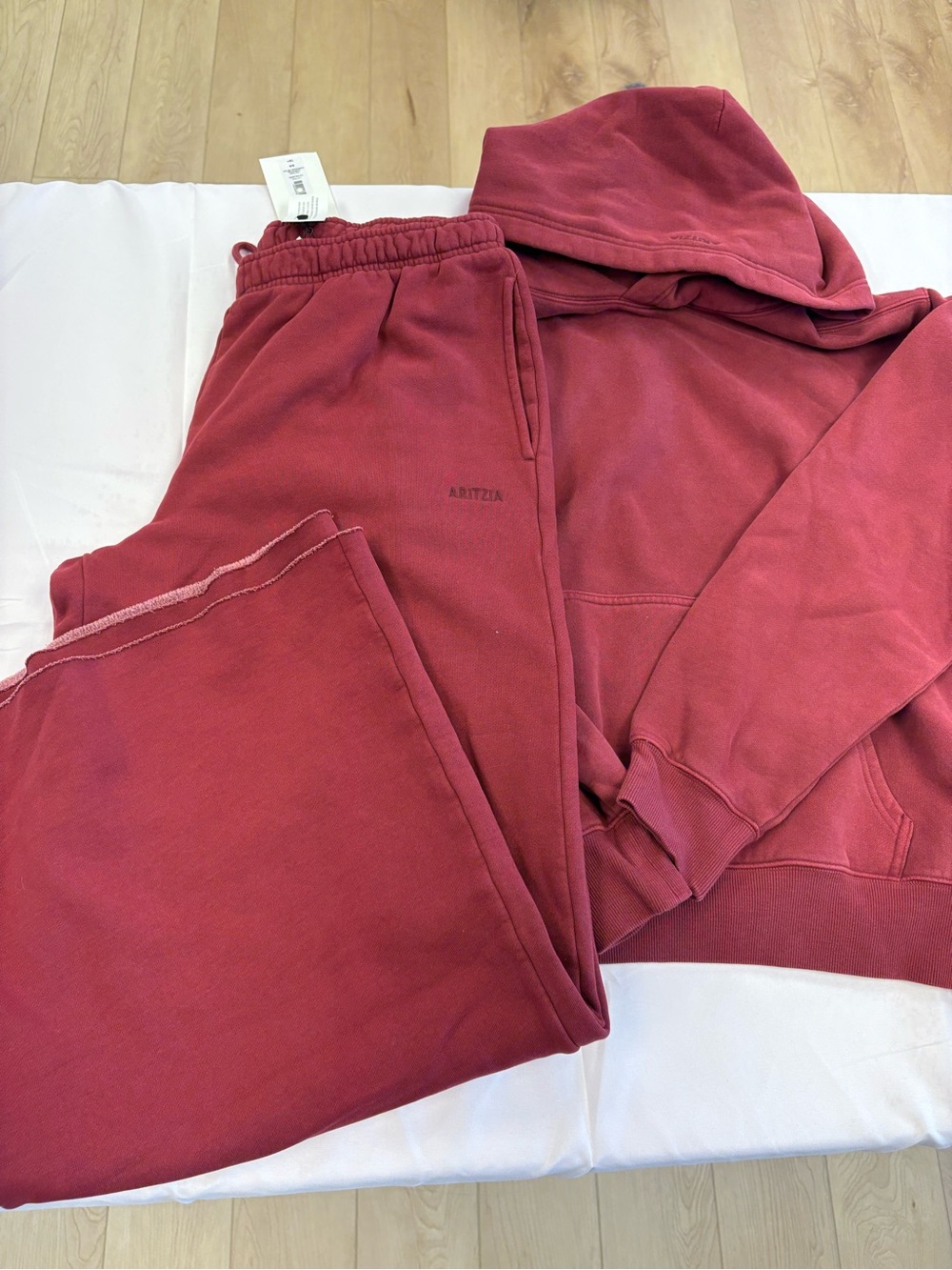 NWT aritzia sweatfleece pants